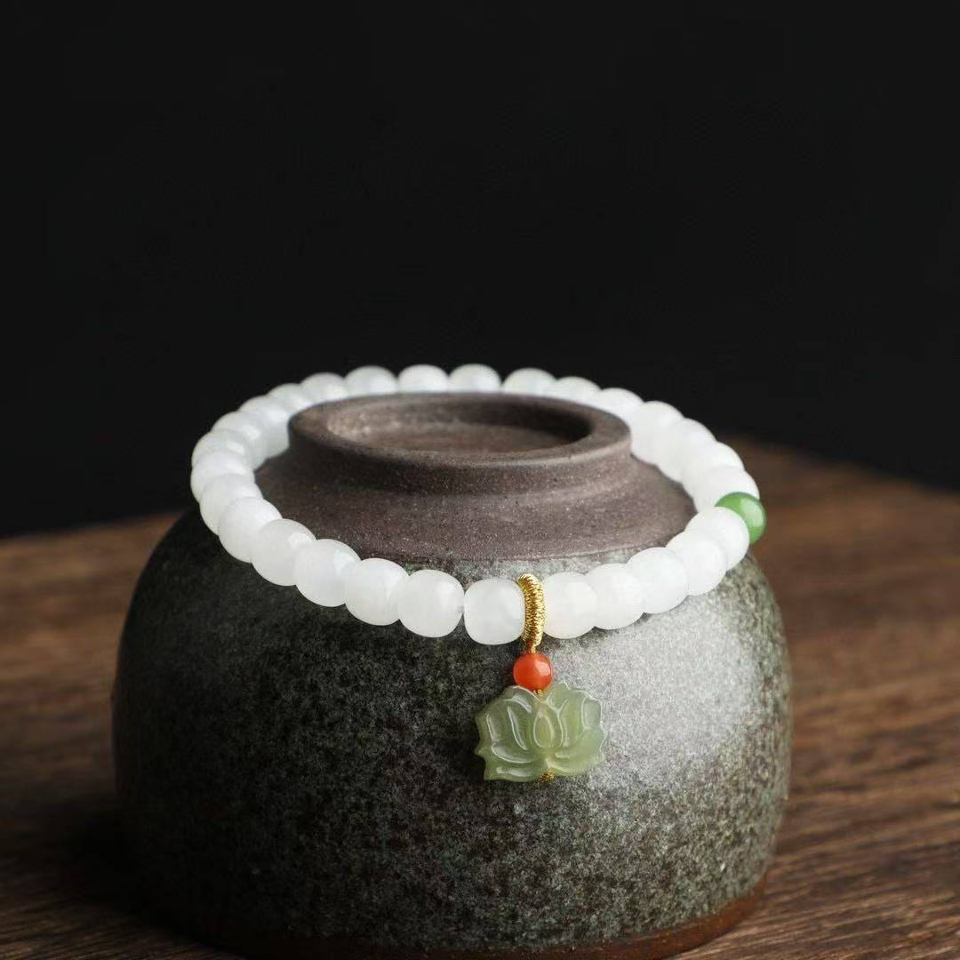 Snow-Kissed Mutton Fat Jade Bracelet｜6x7mm Oval Beads + Baltic Amber & South Red Agate